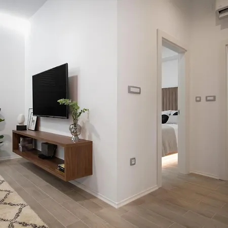 Ivano & Josip, Bacvice Apartman